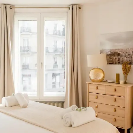 8p - 3br Le Marais Spacious - - Historic Apartment *