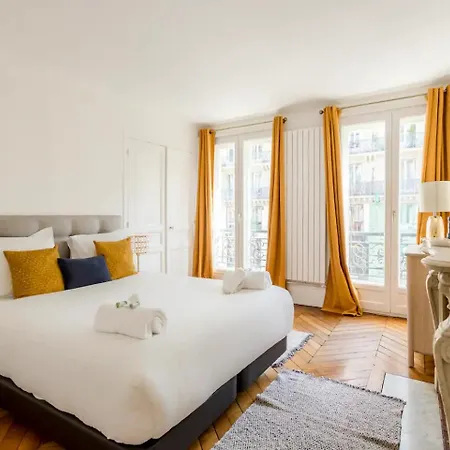 8p - 3br Le Marais Spacious - - Historic Apartment