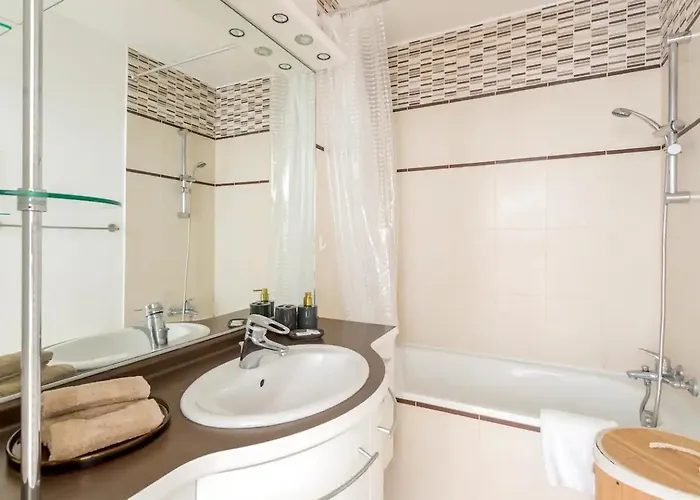 8p - 3br Le Marais Spacious - - Historic 아파트 파리